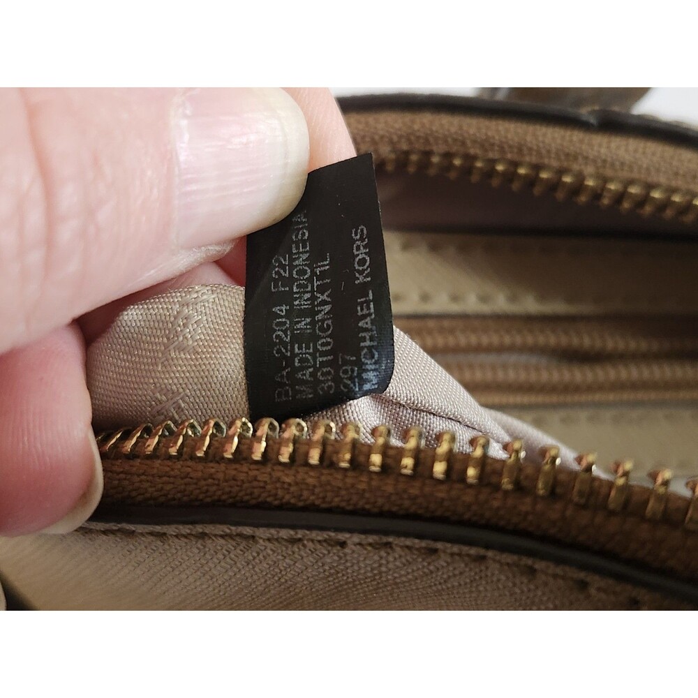 Michael Kors Sullivan Top Zip Small Tote Bag In Husk Color - Picture 7 of 8